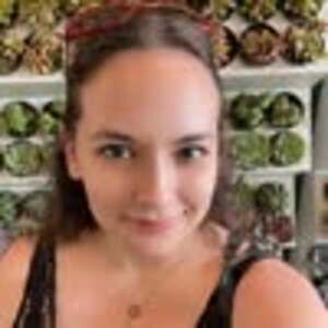 Meet your Posher, Danika